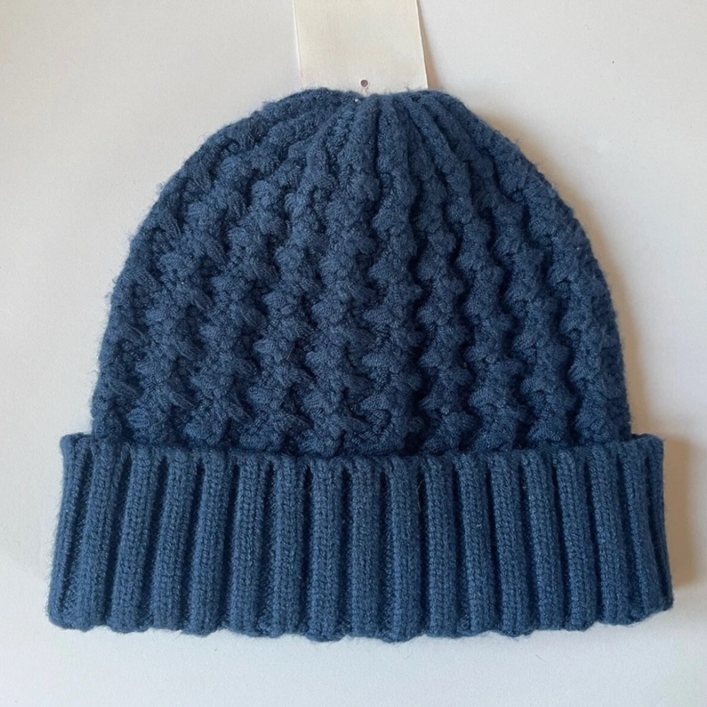 NWT Nordstrom Cable Knit Beanie Hat O/S Marine Blue $39 🎁
